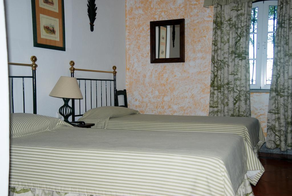 Herdade Da Samarra Hotel Viana do Alentejo Quarto foto