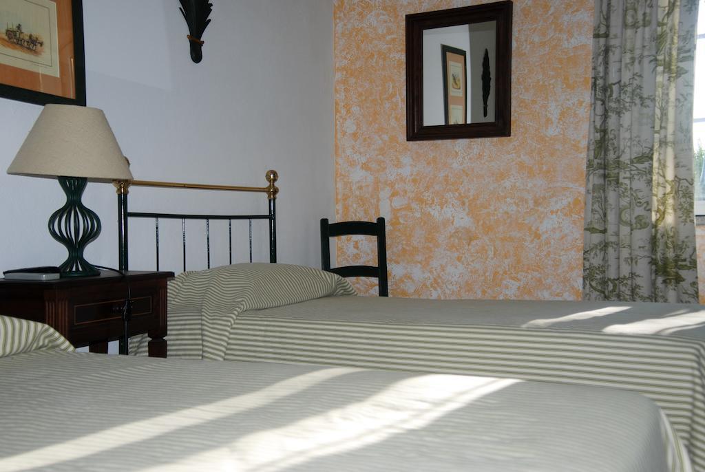 Herdade Da Samarra Hotel Viana do Alentejo Quarto foto